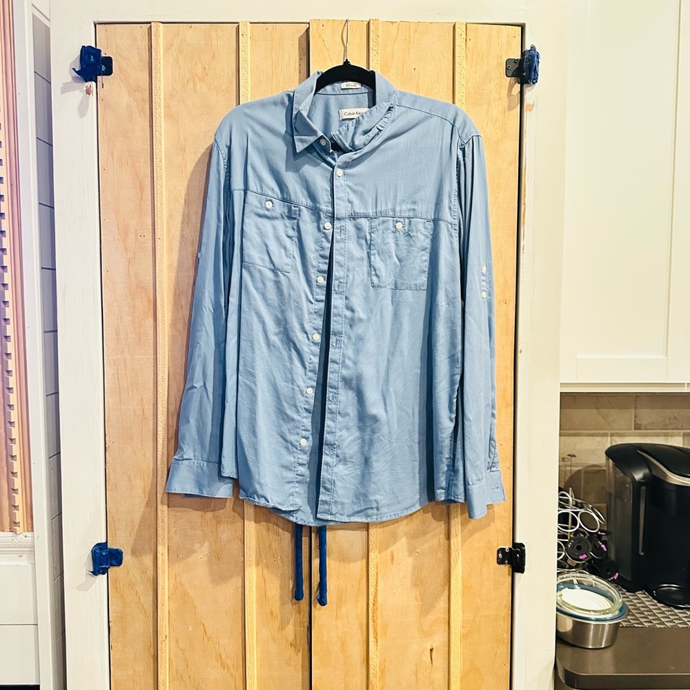 Calvin Klein Men’s Light Blue Button Down Shirt Size L